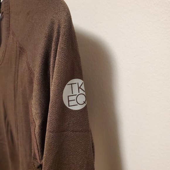 TKEQ Kennedy Long Sleeve Seamless Shirt Color: Espresso Brown Size: XS/S - Picture 4 of 12